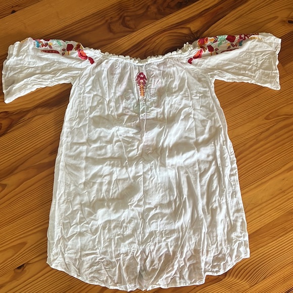 Swim cover up - Picture 3 of 3